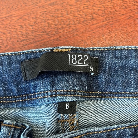 1822 Capris - Picture 6 of 6